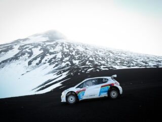 Peugeot 208 T16 sull'Etna
