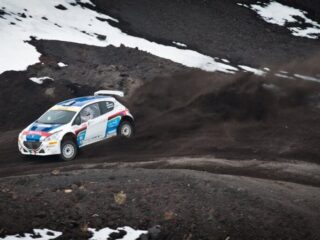 Peugeot 208 T16 sull'Etna
