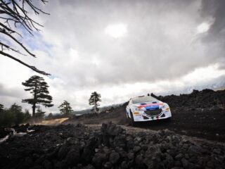 Peugeot 208 T16 sull'Etna