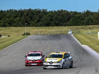 La Clio Cup Press League fa tappa a Brno per il secondo appuntamento della stagione