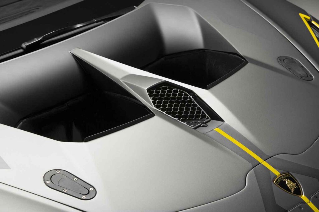 Lamborghini Huracan Super Trofeo Evo_dettaglio sfoghi aria cofano anteriore
